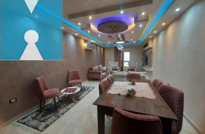 شقة - 2 غرف نوم - 2 حمامات للبيع في حدائق المهندسين - الحي الرابع - الشيخ زايد - الجيزة
