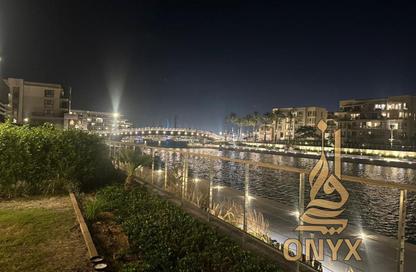شاليه - 4 غرف نوم - 4 حمامات للبيع في مراسي - سيدي عبد الرحمن - الساحل الشمالي شاليه - 4 غرف نوم - 4 حمامات للبيع في مراسي - سيدي عبد الرحمن - الساحل الشمالي