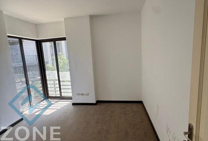 8667001 - Property Image 2