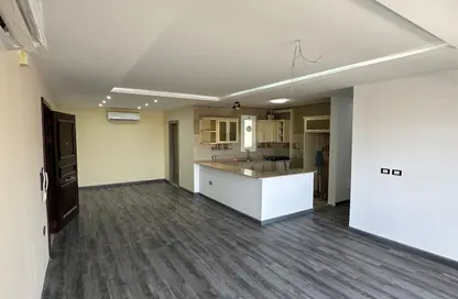 Apartment - 3 Bedrooms - 2 Bathrooms for sale in Hyde Park - New Cairo City - Cairo