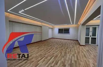 شقة - 3 غرف نوم - 3 حمامات للبيع في شارع مكرم عبيد - المنطقة السادسة - مدينة نصر - القاهرة