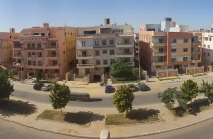 شقة - 3 غرف نوم - 3 حمامات للبيع في المنطقة السادسة شرق - مدينة الشروق - القاهرة