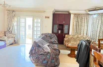 Apartment - 3 Bedrooms - 2 Bathrooms for sale in Al Arqam Ibn Abi Al Arqam St. - El Mearag City - Zahraa El Maadi - Hay El Maadi - Cairo
