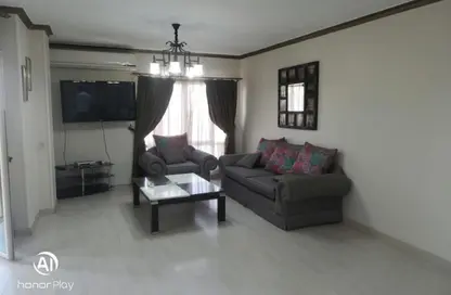 شقة - 2 غرف نوم - 3 حمامات للايجار في شارع 17 - الحي الخامس - التجمع الخامس - مدينة القاهرة الجديدة - القاهرة