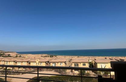 (بنتهاوس  (روف - 3 غرف نوم - 3 حمامات للبيع في تلال السخنة - العين السخنة - السويس