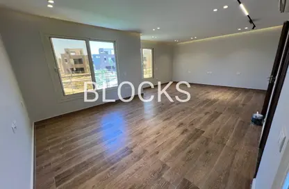 تاون هاوس - 4 غرف نوم - 4 حمامات للايجار في ذا كراون - طريق مصر اسكندرية الصحراوي - مدينة 6 أكتوبر - الجيزة