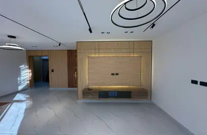 شقة - 3 غرف نوم - 3 حمامات للبيع في B2 - مدينتي - القاهرة