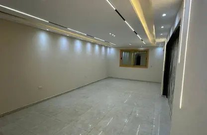 Apartment - 3 Bedrooms - 2 Bathrooms for sale in Al Lebeny Axis - El Mariouteya - Faisal - Hay El Haram - Giza