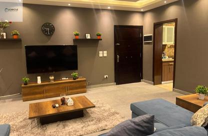 Apartment - 2 - 2 for sale in Palm Hills Village Gate - South Investors Area - New Cairo City - Cairo