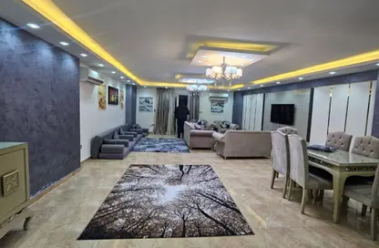 شقة - 3 غرف نوم - 3 حمامات للبيع في شارع الاسراء - المهندسين - الجيزة