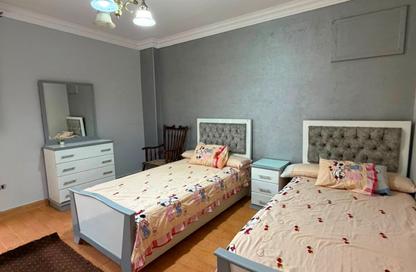 Apartment - 2 Bedrooms - 1 Bathroom for rent in Samir Abdel Raouf St. - 8th Zone - Nasr City - Cairo