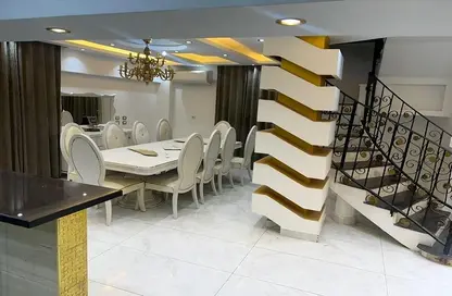 دوبلكس - 5 غرف نوم - 3 حمامات للايجار في المنطقة أ - حى جنوب الاكايمية - مدينة القاهرة الجديدة - القاهرة