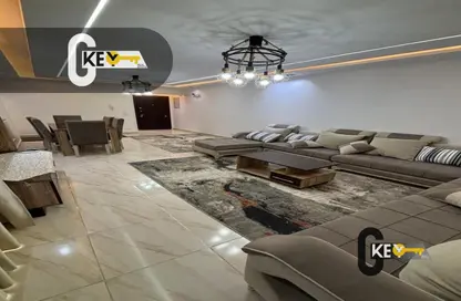 شقة - 3 غرف نوم - 2 حمامات للايجار في B12 - مدينتي - القاهرة