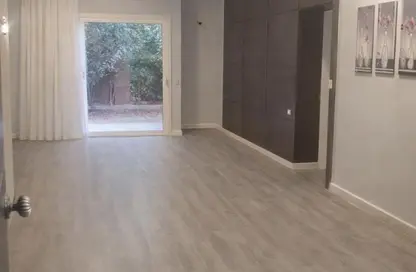 شقة - 1 حمام للبيع في ذا فيلدج - المستثمرين الجنوبية - مدينة القاهرة الجديدة - القاهرة