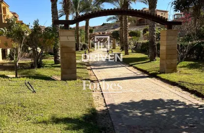 فيلا - 7 غرف نوم - 6 حمامات للبيع في رويال ميدوز - كمبوندات الشيخ زايد - الشيخ زايد - الجيزة