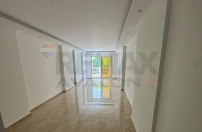 Apartment - 3 Bedrooms - 2 Bathrooms for rent in Mohamed Bahaa Al Din Al Ghouri St. - Smouha - Hay Sharq - Alexandria Apartment - 3 Bedrooms - 2 Bathrooms for rent in Mohamed Bahaa Al Din Al Ghouri St. - Smouha - Hay Sharq - Alexandria