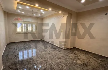 Apartment - 2 Bedrooms - 2 Bathrooms for sale in Aziz Abaza St. - Zamalek - Cairo