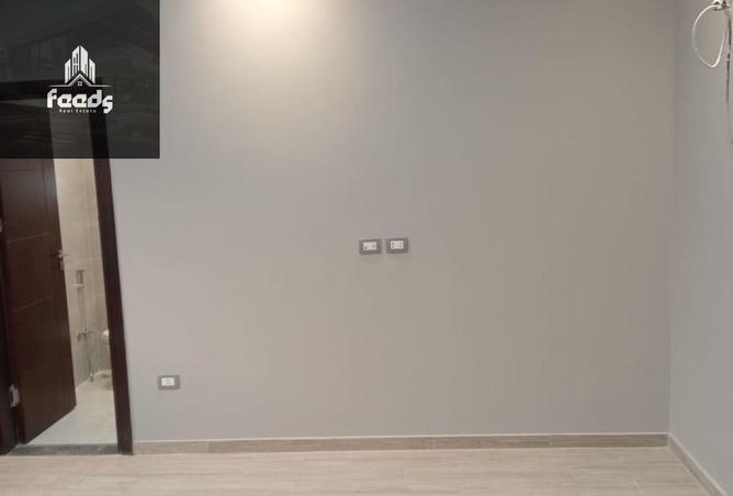 64137546 - Property Image 2