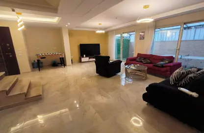 تاون هاوس - 5 غرف نوم - 4 حمامات للايجار في كمبوند فيلدج جاردن القطامية - كمبوندات التجمع الخامس - التجمع الخامس - مدينة القاهرة الجديدة - القاهرة