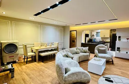 شقة - 3 غرف نوم - 3 حمامات للايجار في شارع ابو بكر الصديق - الرحاب المرحلة الثانية - الرحاب - مدينة القاهرة الجديدة - القاهرة