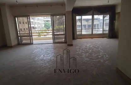 شقة - 3 غرف نوم - 2 حمامات للبيع في شارع عبد العزيز عيسي - المنطقة العاشرة - مدينة نصر - القاهرة