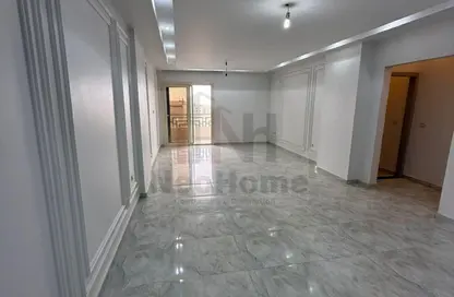 شقة - 3 غرف نوم - 2 حمامات للبيع في طريق الشروق - المجاورة الاولي - الحي التاسع - مدينة الشروق - القاهرة