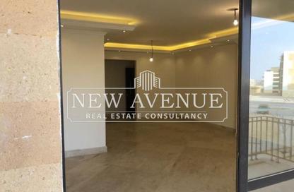 Apartment - 3 Bedrooms - 4 Bathrooms for sale in Eastown - 5th Settlement Compounds - The 5th Settlement - New Cairo City - Cairo