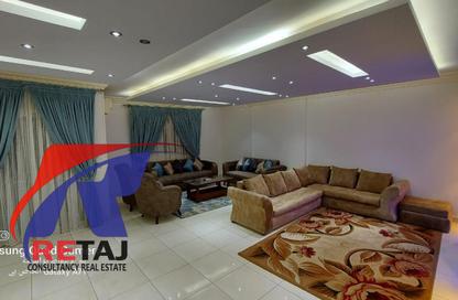 Apartment - 3 Bedrooms - 3 Bathrooms for rent in Sakaliya St. - 6th Zone - Nasr City - Cairo