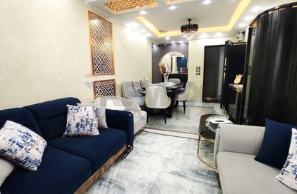 Apartment - 2 Bedrooms - 1 Bathroom for sale in Al Hilton St. - Smouha - Hay Sharq - Alexandria