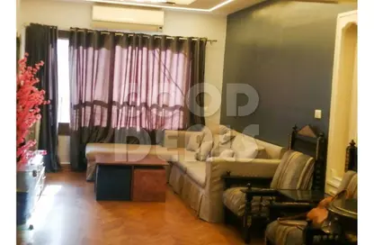 شقة - 4 غرف نوم - 2 حمامات للايجار في شارع النيل الابيض - المهندسين - الجيزة