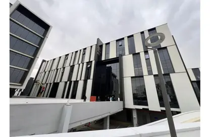 Office Space - 3 Bedrooms - 1 Bathroom for sale in Hyde Park - New Cairo City - Cairo