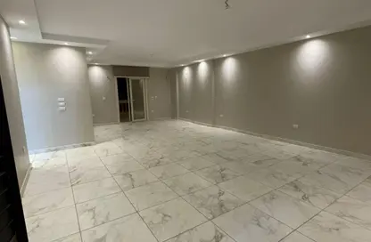 Apartment - 3 Bedrooms - 3 Bathrooms for rent in Zahraa El Maadi - Hay El Maadi - Cairo