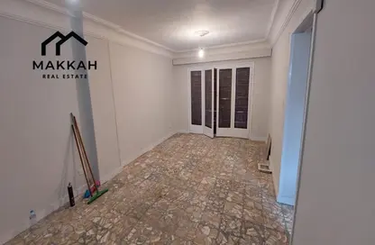 شقة - 3 غرف نوم - 2 حمامات للايجار في شارع صلاح سالم - روكسي - مصر الجديدة - القاهرة