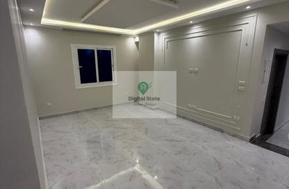 Apartment - 3 Bedrooms - 3 Bathrooms for sale in Mohamed Kamel Al Harouny St. - 6th Zone - Nasr City - Cairo