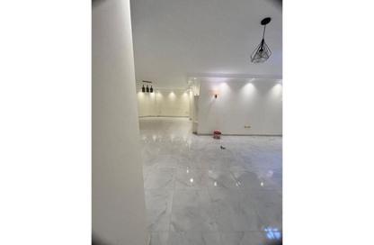 Apartment - 3 Bedrooms - 2 Bathrooms for rent in Al Mohandes Ahmed Kamal Hamdy St. - 16th District - Sheikh Zayed City - Giza