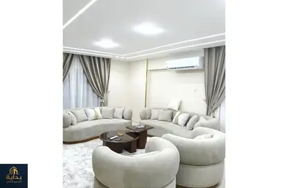 شقة - 3 غرف نوم - 3 حمامات للايجار في شارع احمد فخري - المنطقة السادسة - مدينة نصر - القاهرة