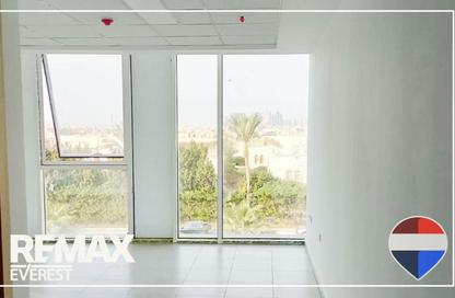 عيادة - غرفة نوم - 1 حمام للايجار في سينترو زايد - كمبوندات الشيخ زايد - الشيخ زايد - الجيزة
