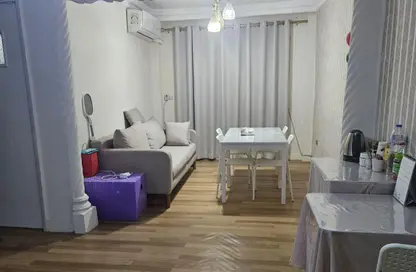 شقة - 2 غرف نوم - 2 حمامات للبيع في شارع المساحه - الدقي - الجيزة