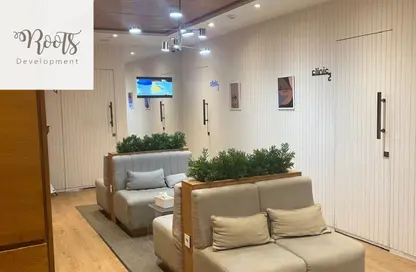 عيادة - 6 غرف نوم - 2 حمامات للبيع في ويستاون - كمبوندات الشيخ زايد - الشيخ زايد - الجيزة