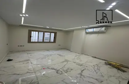 Office Space - 3 Bedrooms - 1 Bathroom for rent in Masaken Sheraton - Sheraton Al Matar - El Nozha - Cairo