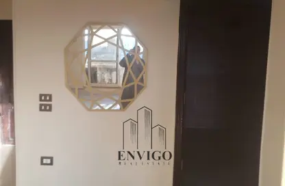 شقة - 3 غرف نوم - 1 حمام للبيع في شارع السيده خديجه - الحديقة الدولية - الحي السابع - مدينة نصر - القاهرة