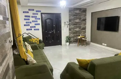 شقة - 2 غرف نوم - 1 حمام للايجار في الحي السادس عشر - الشيخ زايد - الجيزة