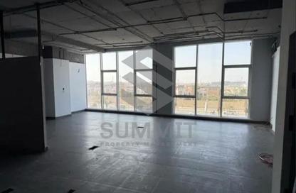 مساحات مكتبية - استوديو - 2 حمامات للايجار في سواي مول - محور محمد نجيب - المستثمرين الشمالية - مدينة القاهرة الجديدة - القاهرة