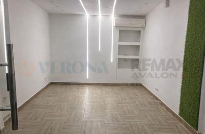 Shop - Studio - 1 Bathroom for sale in Khaled Ibn Alwaleed St. - Sidi Beshr - Hay Awal El Montazah - Alexandria