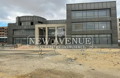 Whole Building - Studio - 6 Bathrooms for sale in Bank Center Street - South Teseen St. - The 5th Settlement - New Cairo City - Cairo