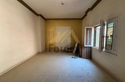 شقة - 4 غرف نوم - 2 حمامات للايجار في شارع ابن ميسر - الزمالك - القاهرة