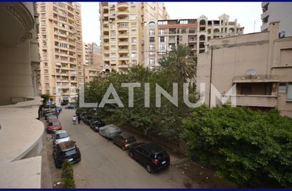 Apartment - 3 Bedrooms - 2 Bathrooms for sale in Al Safa St. - Smouha - Hay Sharq - Alexandria