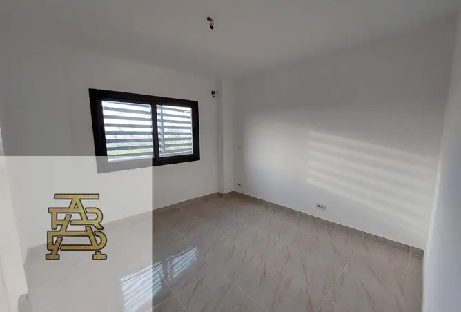 98544401 - Property Image 3