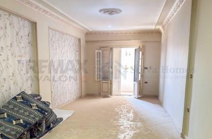 Apartment - 3 Bedrooms - 2 Bathrooms for sale in Azarita - Hay Wasat - Alexandria