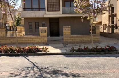 فيلا - 6 غرف نوم - 4 حمامات للبيع في نيو جيزة - طريق مصر اسكندرية الصحراوي - مدينة 6 أكتوبر - الجيزة